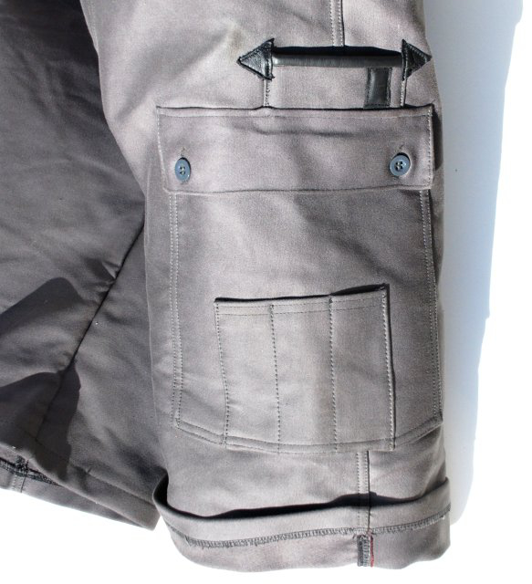 Cargo 1/2 Shorts - covering the knee