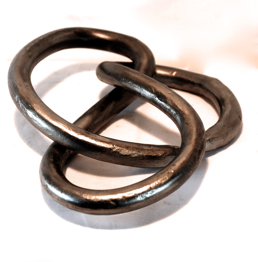 Substantial iron knots - choose from infinity knot to one-, two-, three- or four crossings