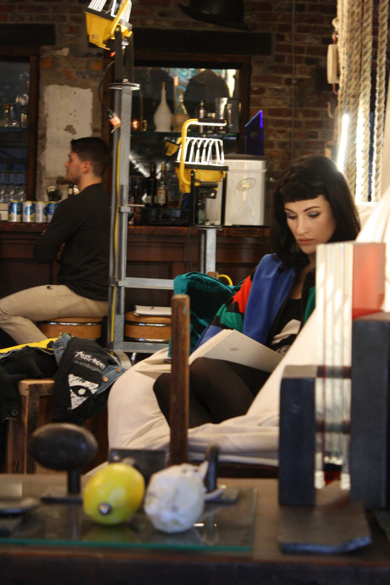 ECHT Painters Lounge with Model