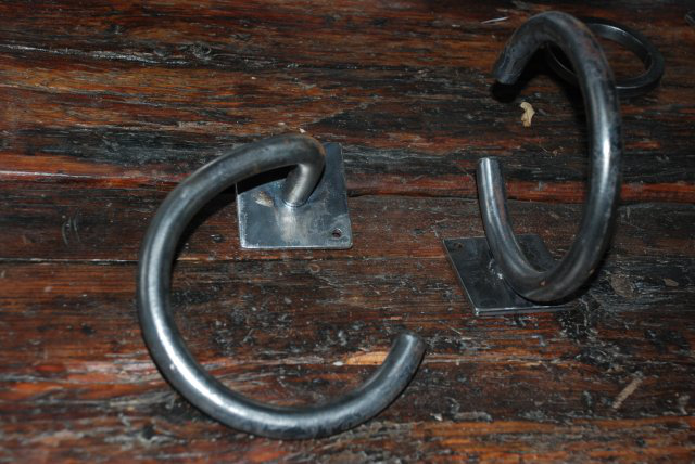 Circular hanger for your hallway or bathroom, custom made