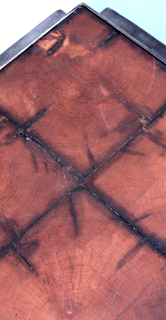 Occasional table on roller casters