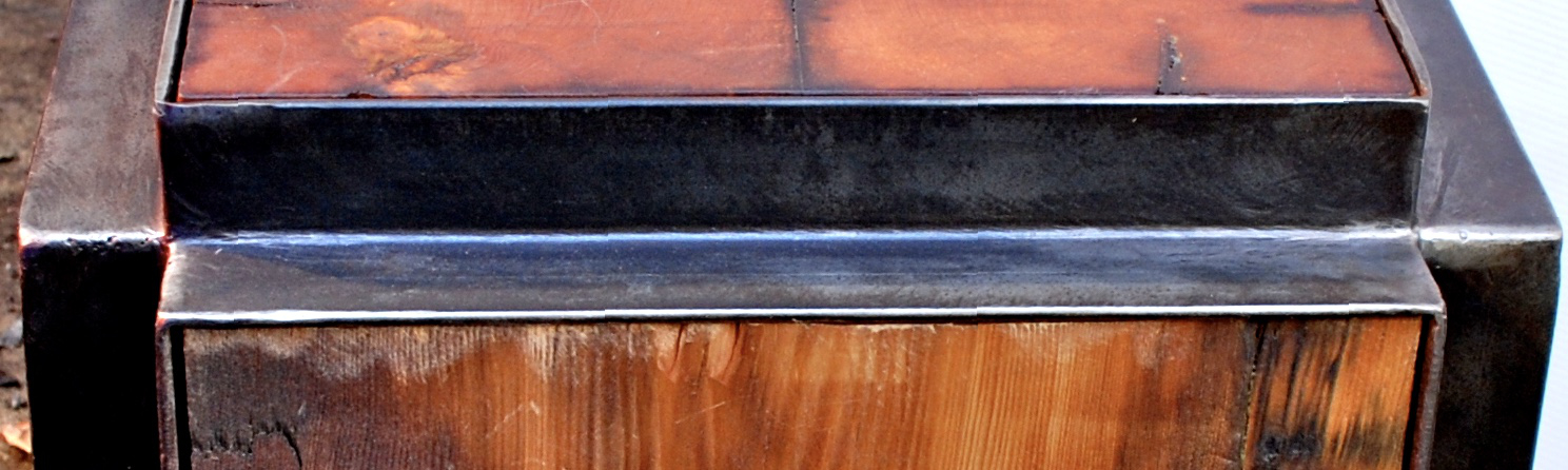 Occasional table on roller casters