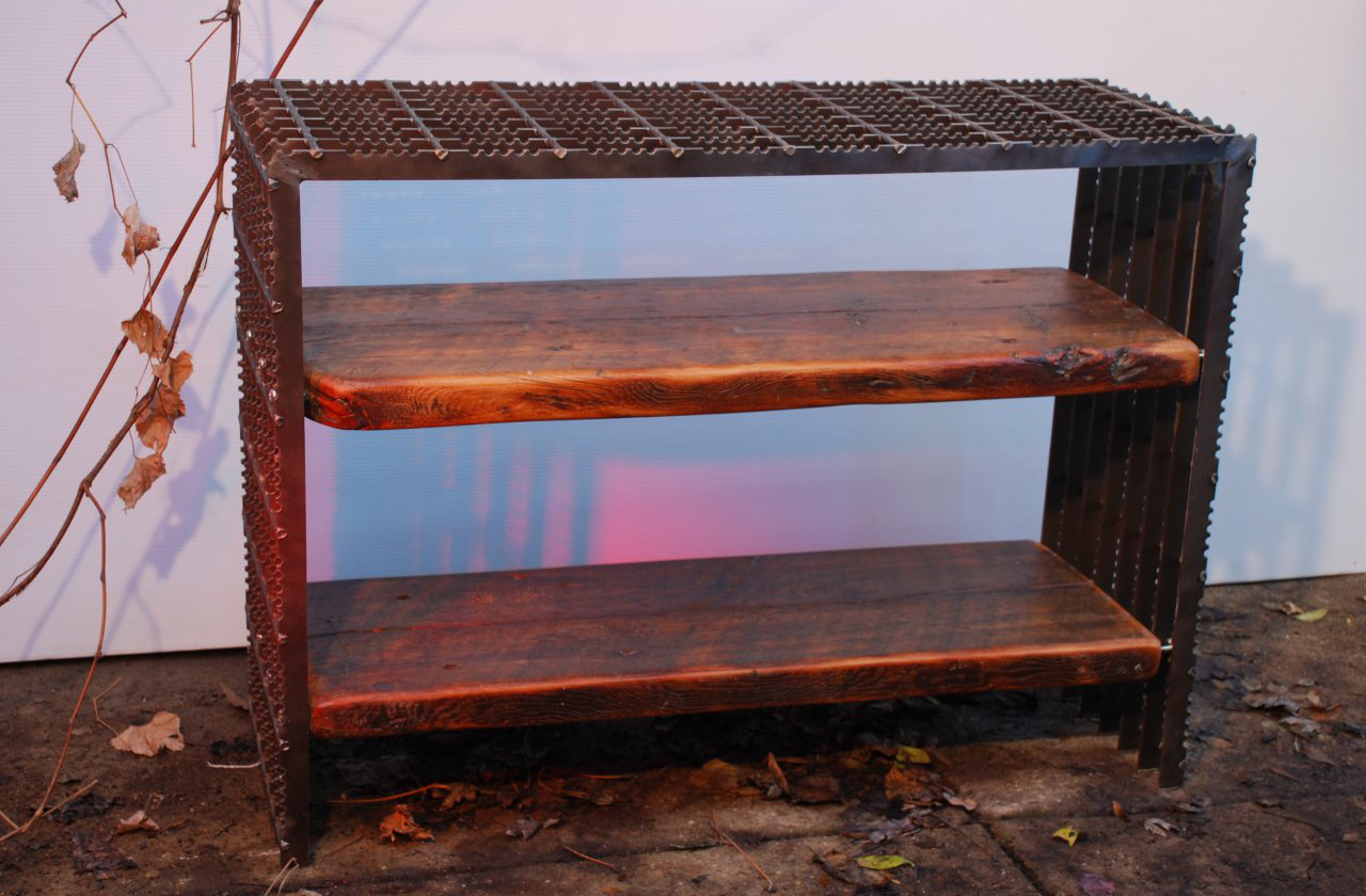 Grating steel shelves with wooden boards